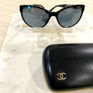 Authentic CHANEL Butterfly Chain sunglasses